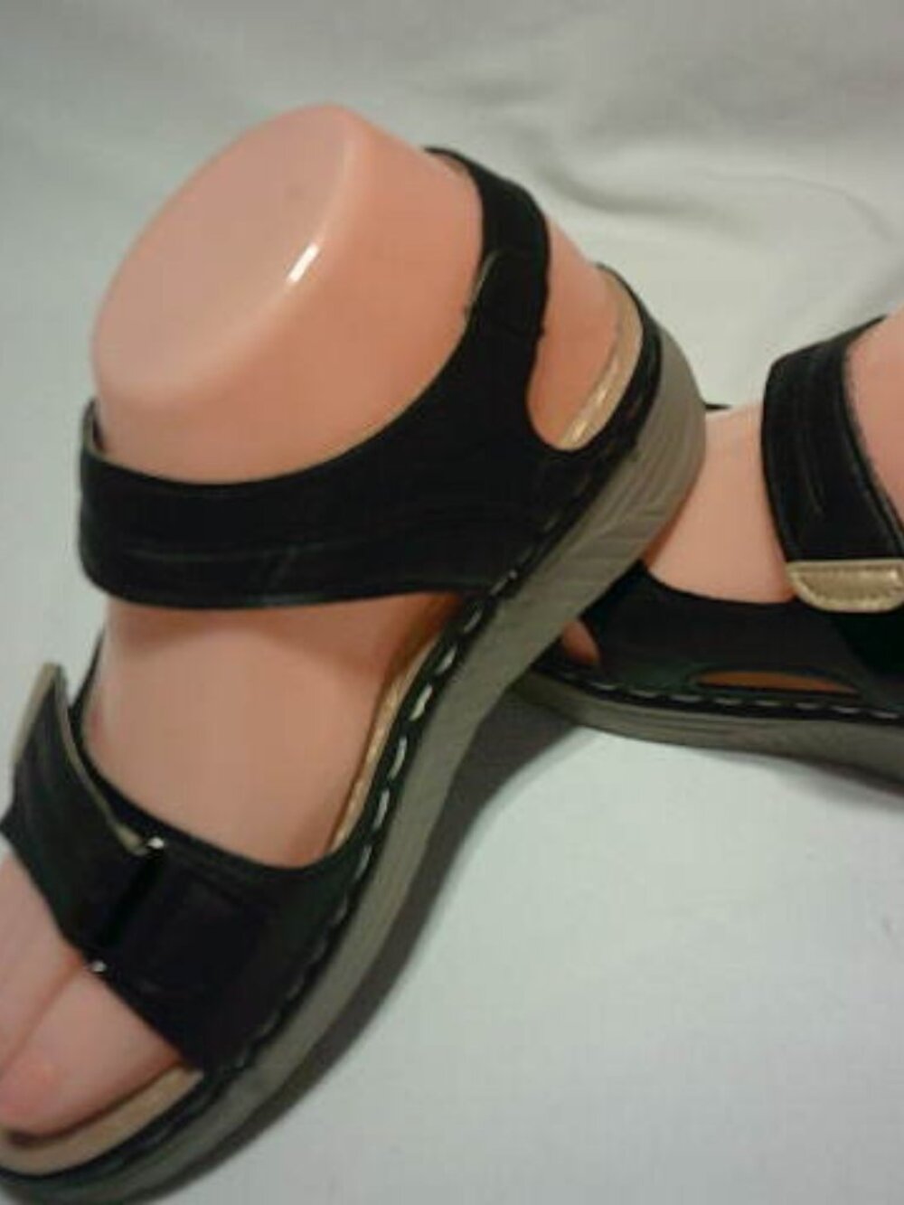 HLYSGO THICK COMFORT ARCH SUPPORT BLACK SANDALS SIZE 36 5/6 WALKING SHOES NWOT